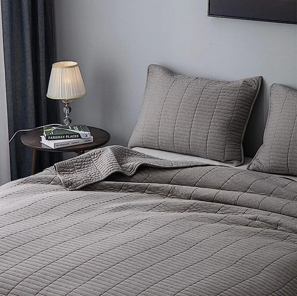 Quilt Set Reversible Jersey Coverlet with Cotton Fill Geometric Stitched Pattern